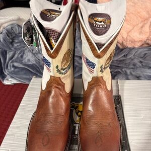 Toro Boots